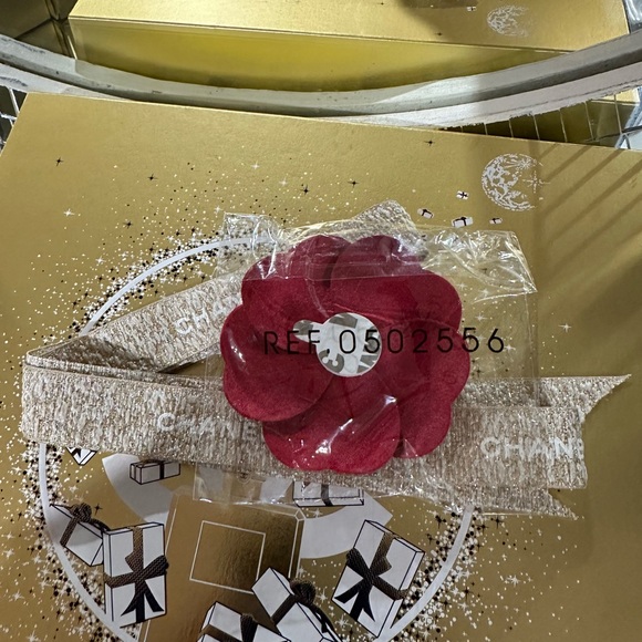 36”Chanel Ribbon and Camellia Flower - Picture 3 of 3